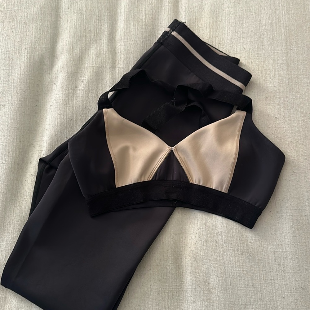 TAN LINES workout set